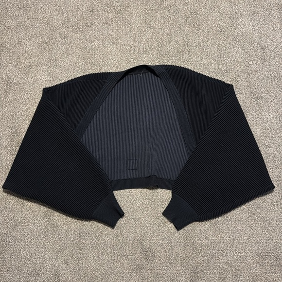 ALO Yoga Denim Knit Shawl - Picture 3 of 7